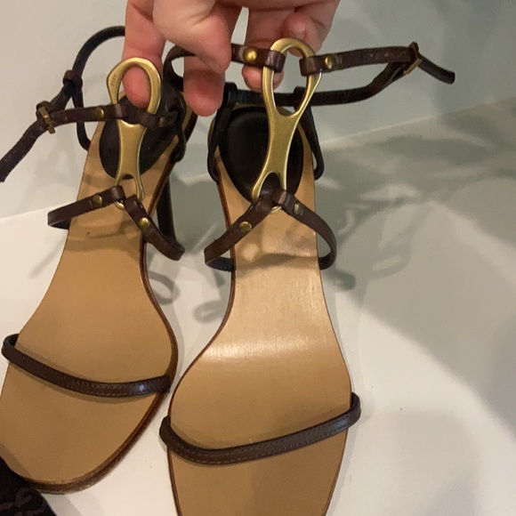 Vintage Gucci sandals.  Leather straps, buckle closure.  Gently worn. Dust bag - Picture 2 of 10